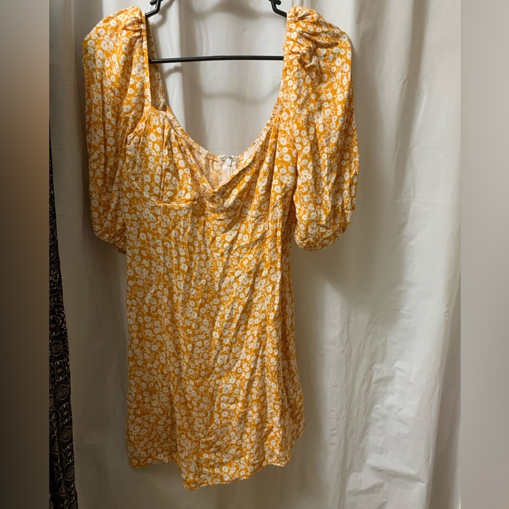 Julianas boutique dress size L. Only wore twice